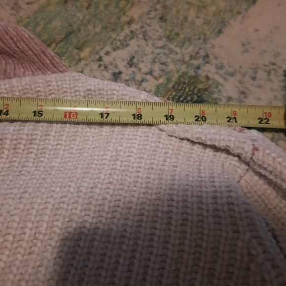 Elegant Patchwork Turtleneck Sweater - Picture 2 of 10